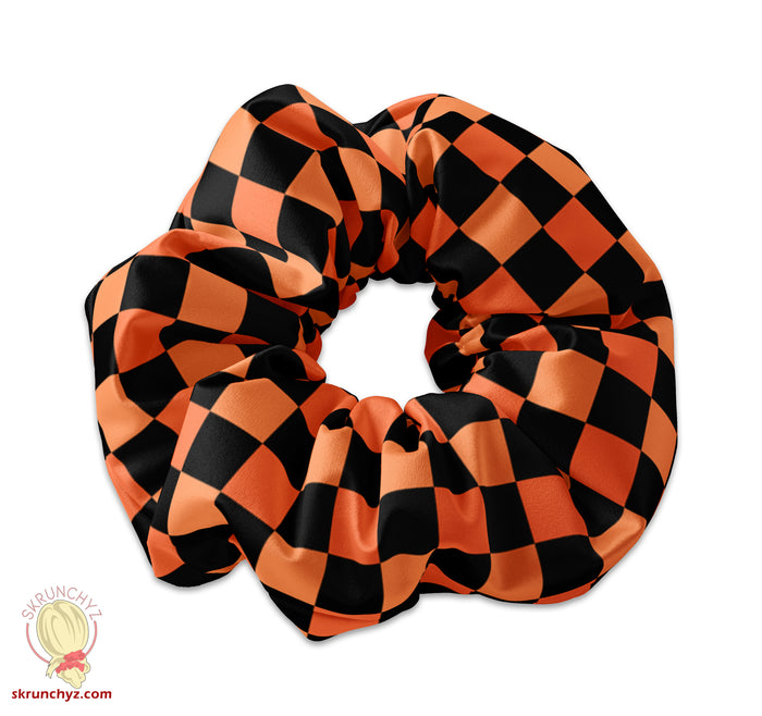 Black and Orange Checkerboard Pattern Scrunchie Hair Tie, Halloween Checker Pattern Scrunchy Hair Tie Accessory, Cute Scrunchies for Girls